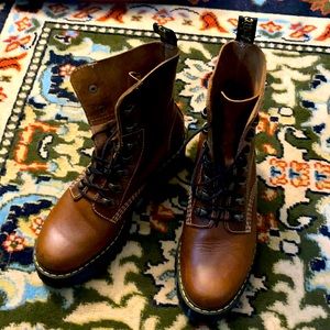 Dr martens Leona platform boots